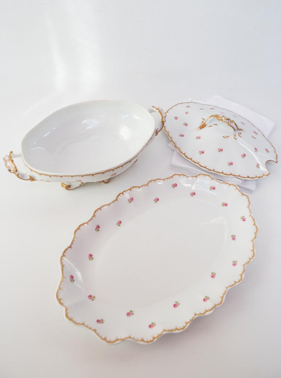 Gran sopera francesa Limoges florecillas con fuente large french tureen with plate