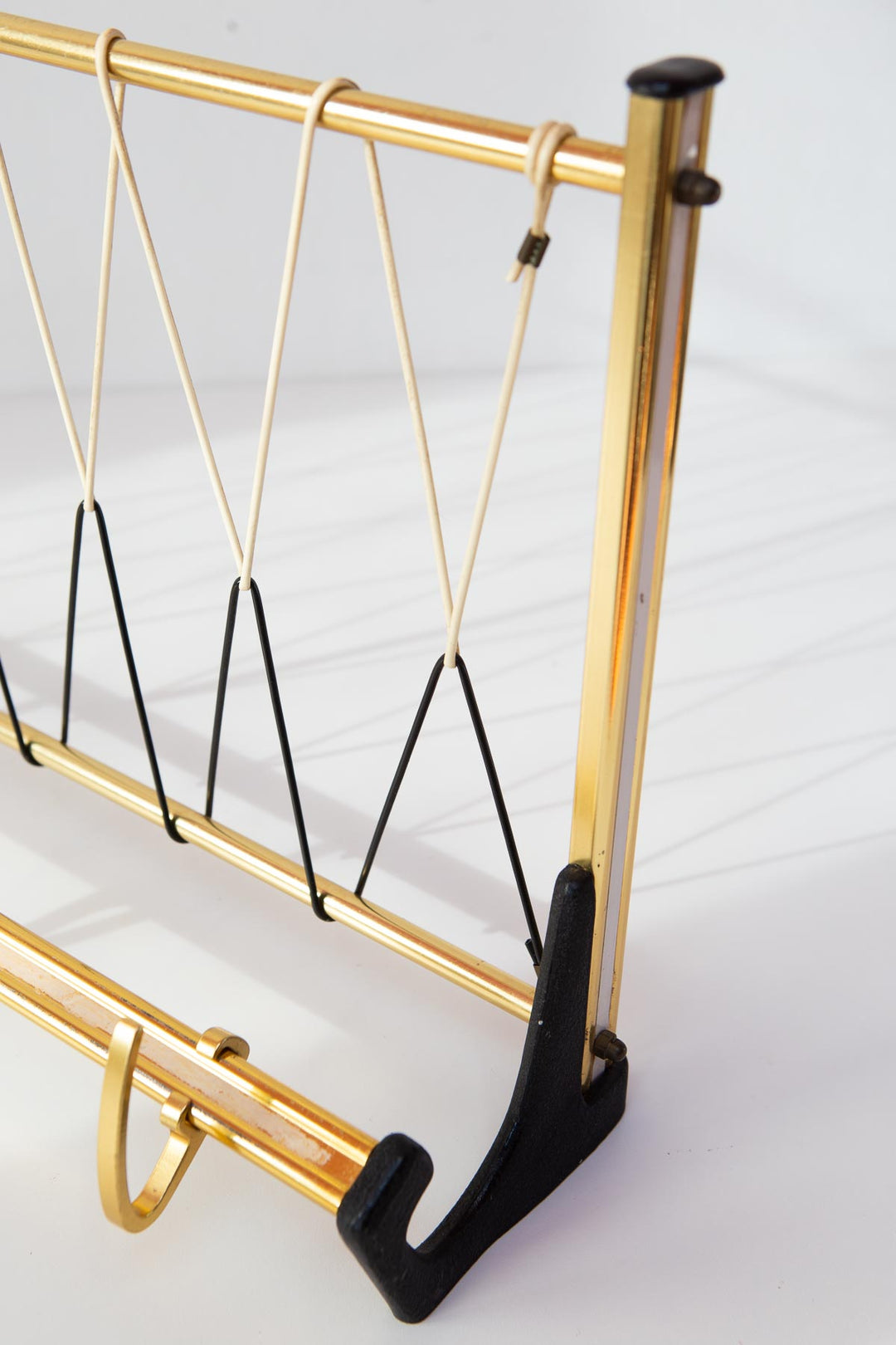 Perchero de pared vintage aluminio dorado años 50