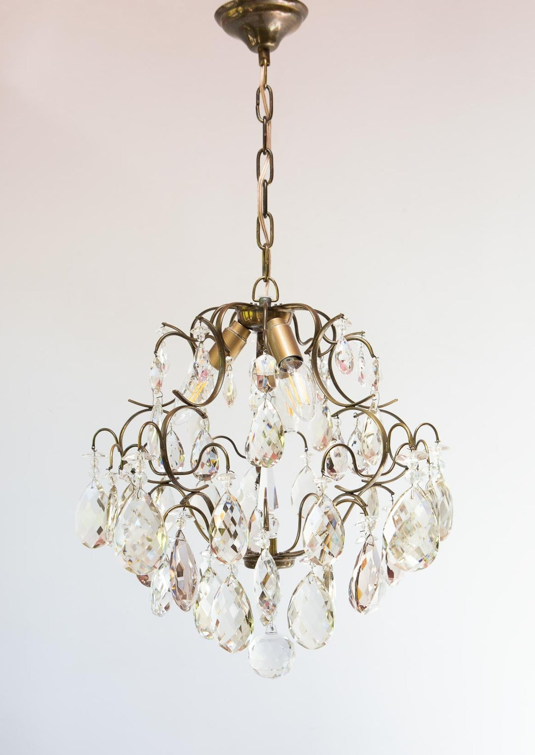 Lámpara de araña sueca latón y cristales s. XX vintage swedish chandelier