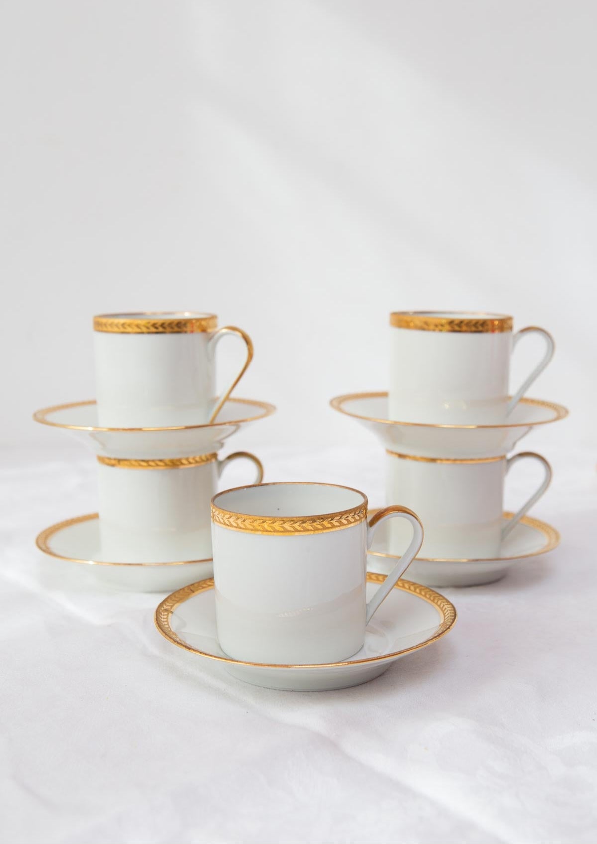 Juego 5 tazas y 5 platos café porcelana Limoges filo dorado