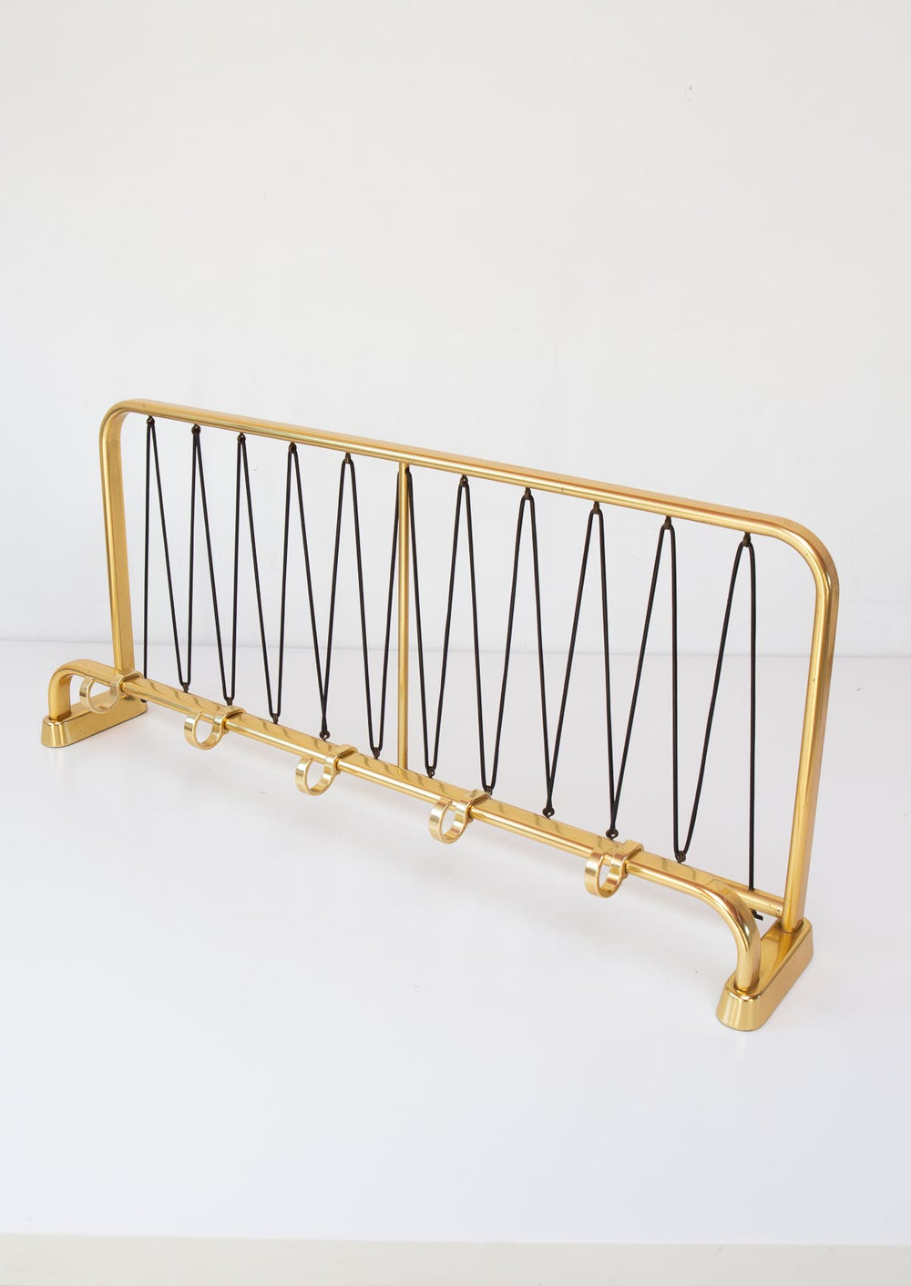 Perchero de pared centroeuropeo aluminio dorado c. 1960 (63,5 cm)