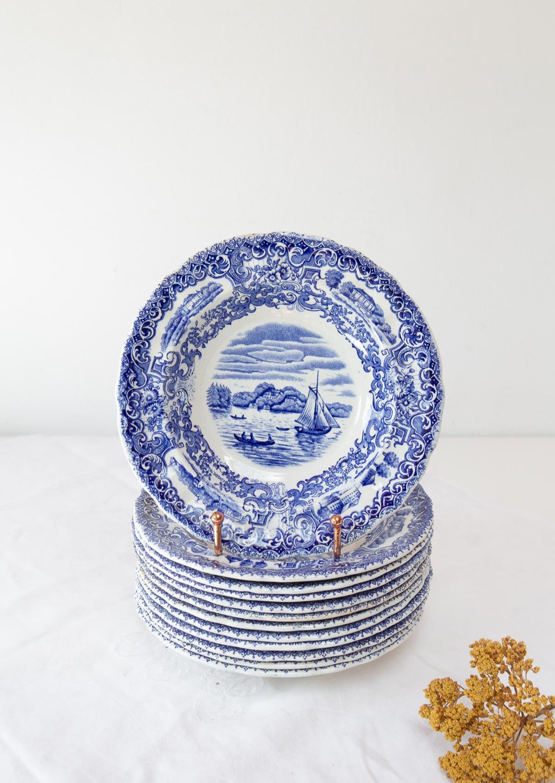 antigua vajilla sueca azul y blanca castillos rorstrand