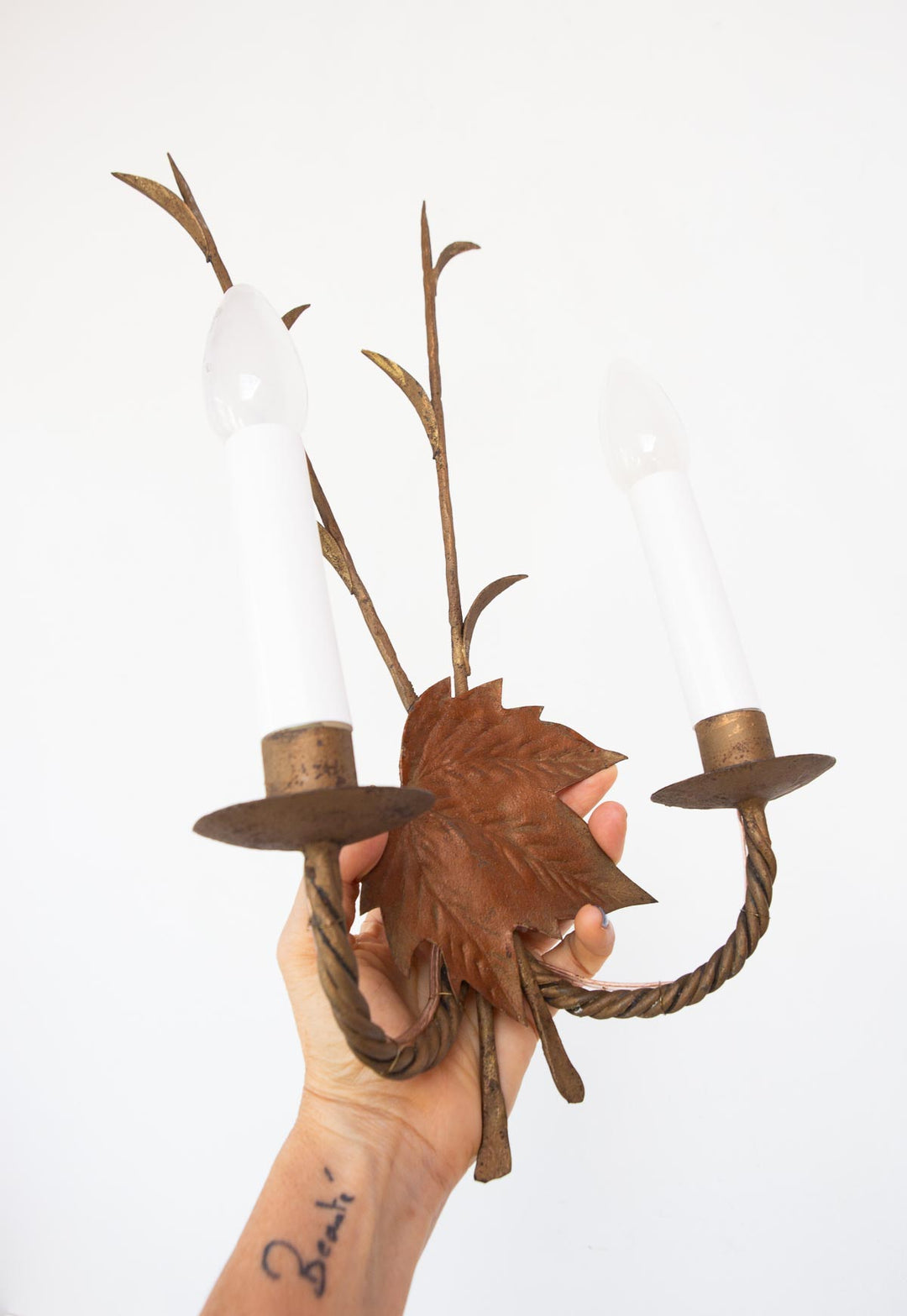 Aplique de pared metal con hoja parra c. 1950 (43 cm)