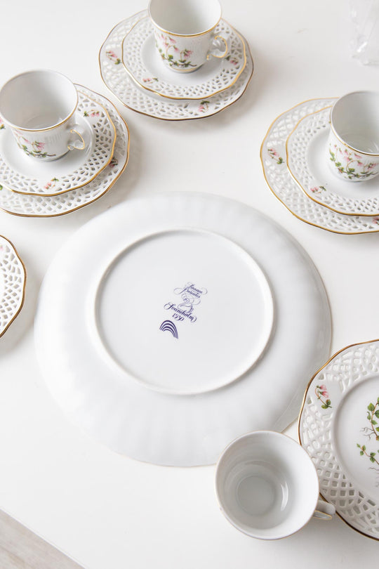 Juego café porcelana Hackefors PARA 12 "Linnaea Borealis" c. 1970 SIN ESTRENAR (40 PIEZAS)