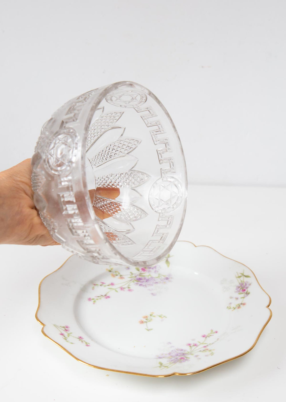 Quesera campana vidrio Portieux francesa c. 1950s con plato Limoges