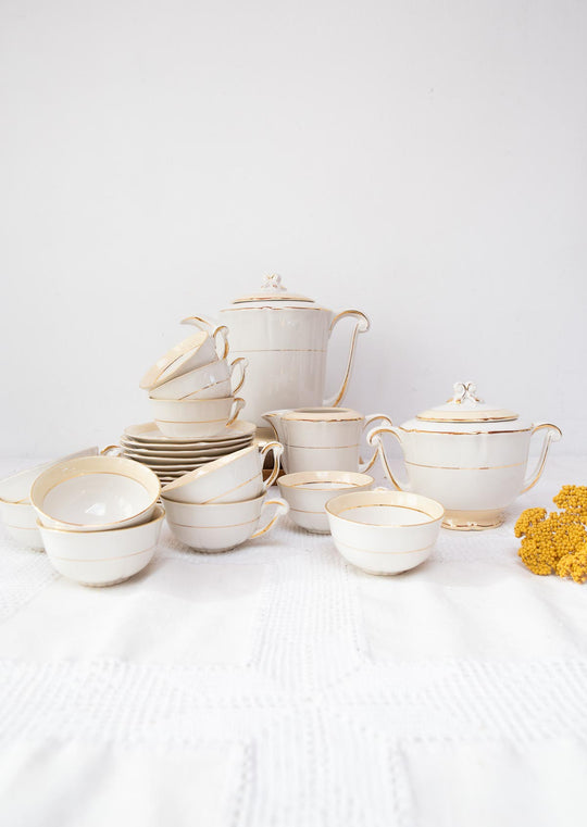 Juego café té para 12 loza francesa beige y dorado c. 1960s (27 PIEZAS)