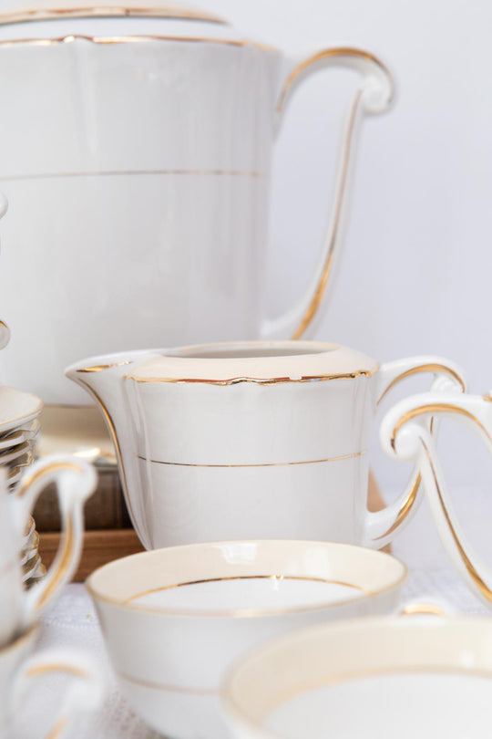 Juego café té para 12 loza francesa beige y dorado c. 1960s (27 PIEZAS)