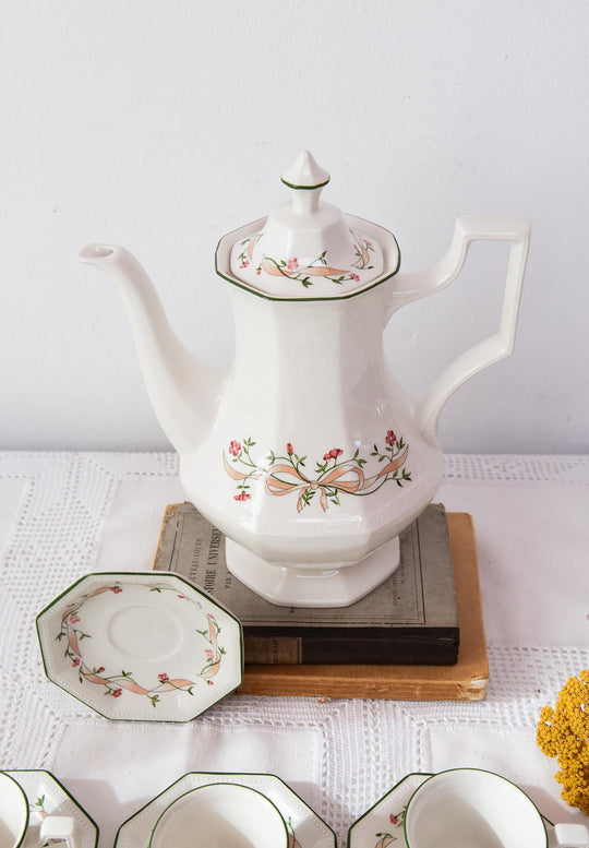 Juego de café inglés PARA 9 flores "Eternal Beau" Johnson Bros c. 1980 (20 PIEZAS)