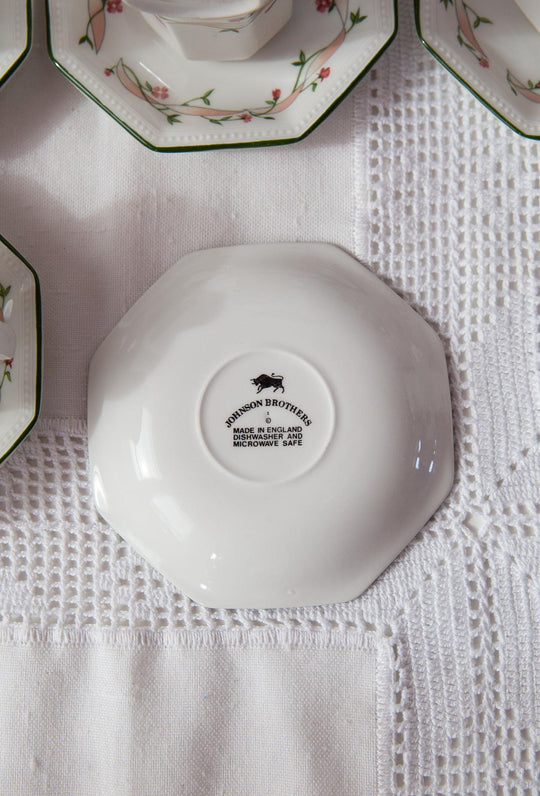 Juego de café inglés PARA 9 flores "Eternal Beau" Johnson Bros c. 1980 (20 PIEZAS)