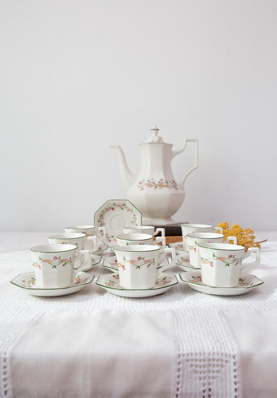 Juego de café inglés PARA 9 flores "Eternal Beau" Johnson Bros c. 1980 (20 PIEZAS)