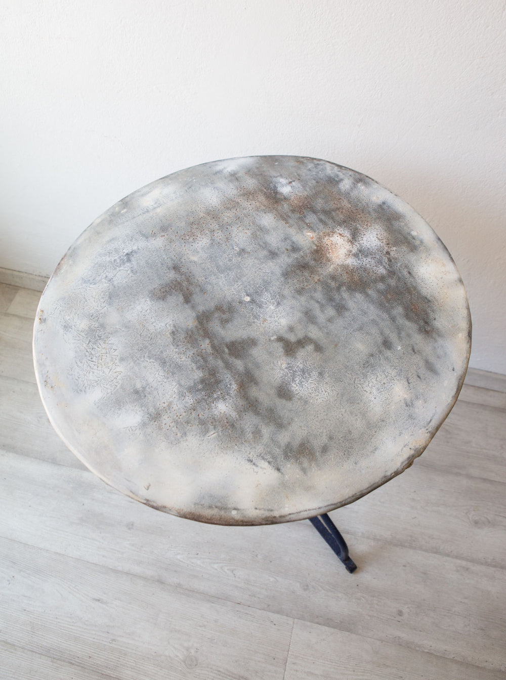 Antigua mesa jardín francesa hierro azul (VENDIDA)