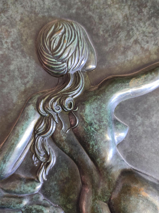 Bajo relieve Salvador Dalí "Alegoría de la filosofía" bronce y madera sculpture allegory philosophy