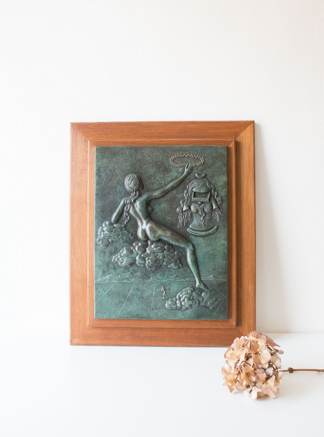 Bajo relieve escultura Salvador Dalí "Alegoría de la filosofía" bronce y madera sculpture allegory philosophy