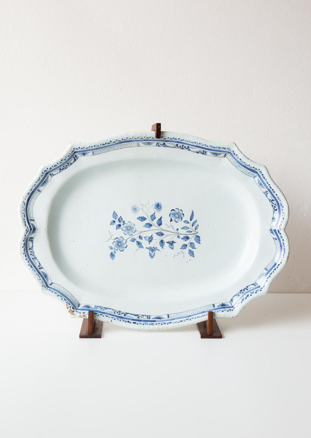 Antigua fuente francesa s. XVIII con expositor 18th century serving dish