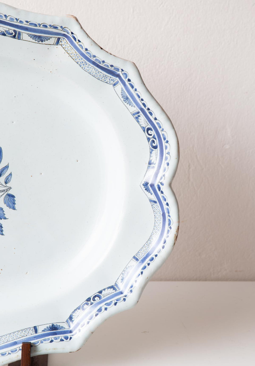 Antigua fuente francesa s. XVIII con expositor 18th century serving dish