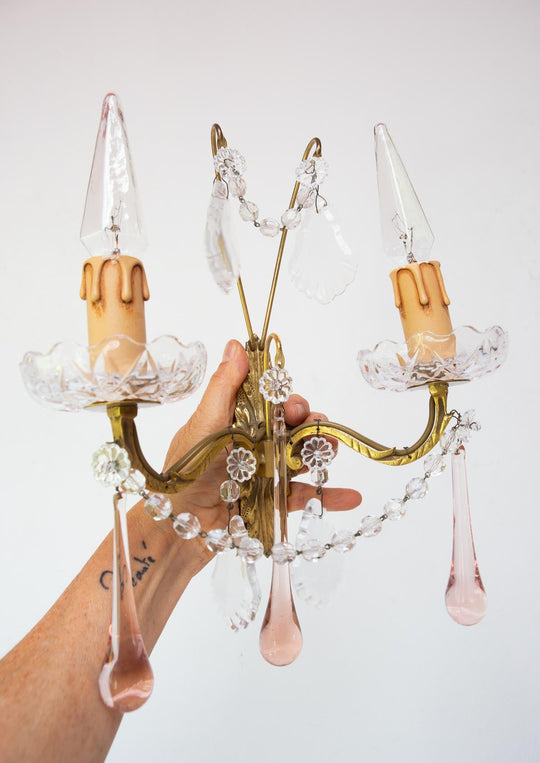 Aplique vintage francés latón y lágrimas de cristal rosa o azul (32 cm)