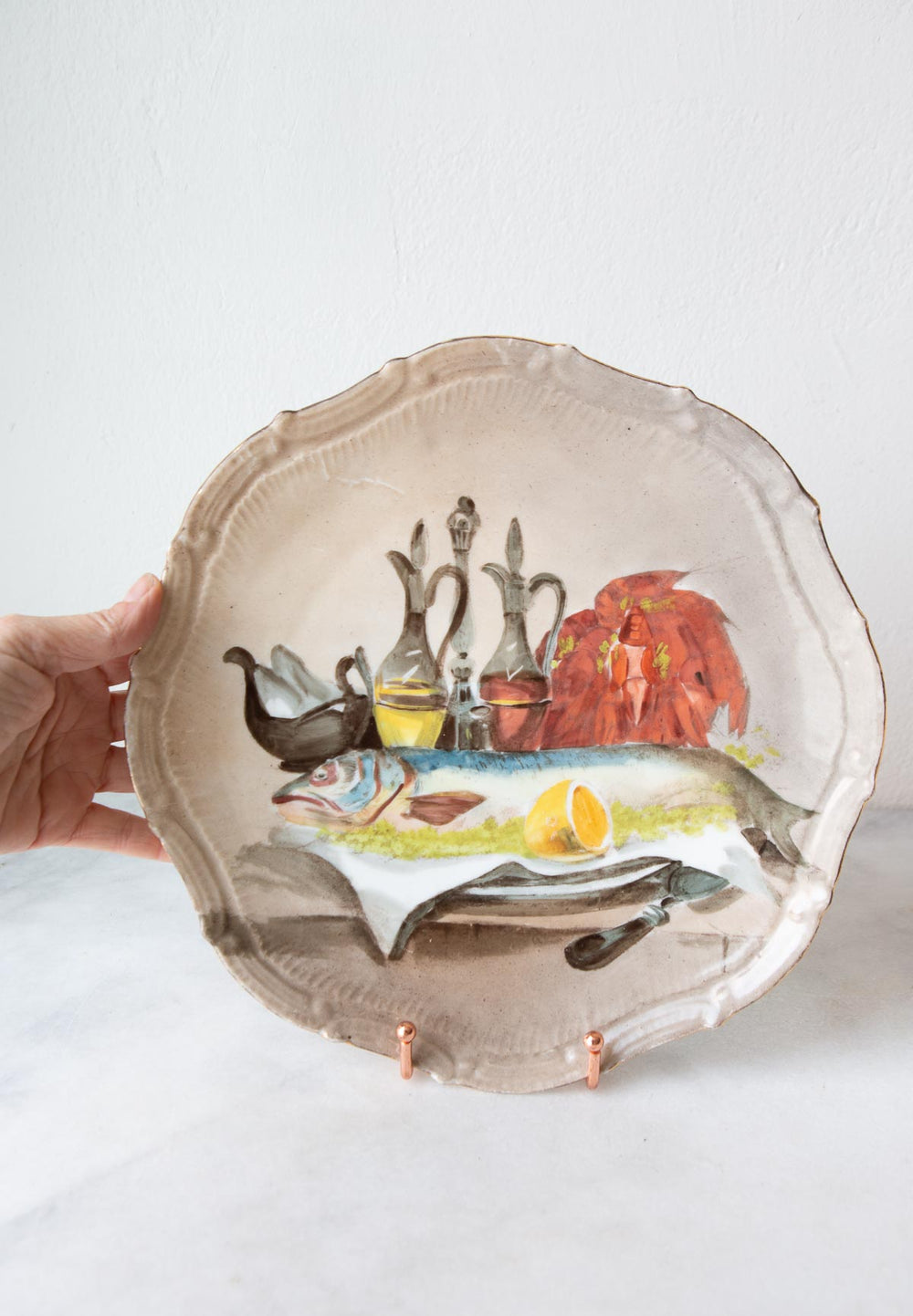 Pareja platos decorativos bodegones porcelana. Francia s. XX