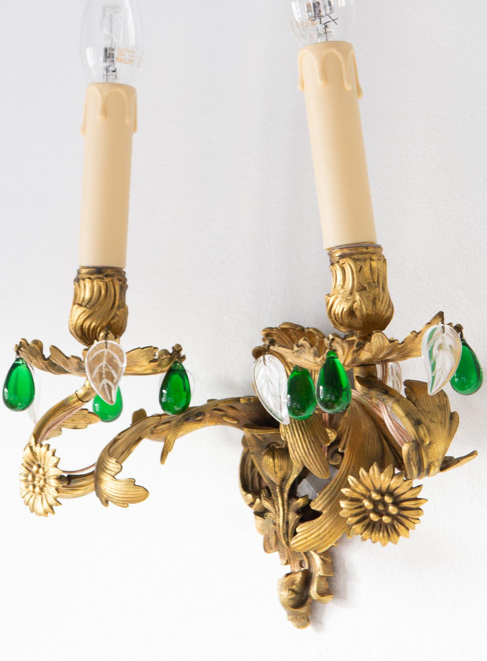 aplique bronce antiguo con cristales verdes