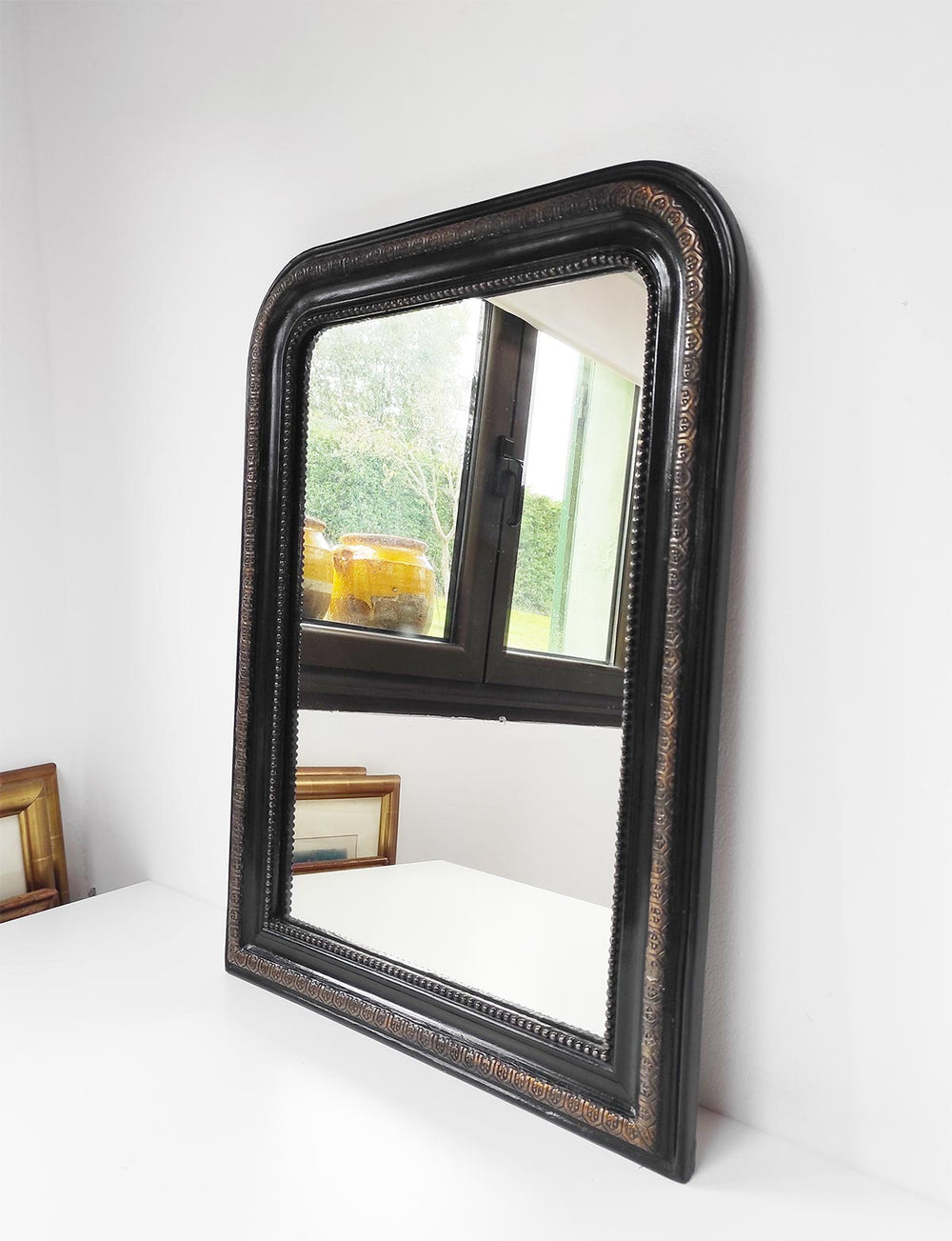 Antiguo espejo francés Louis Philippe s. XIX negro y dorado (VENDIDO)