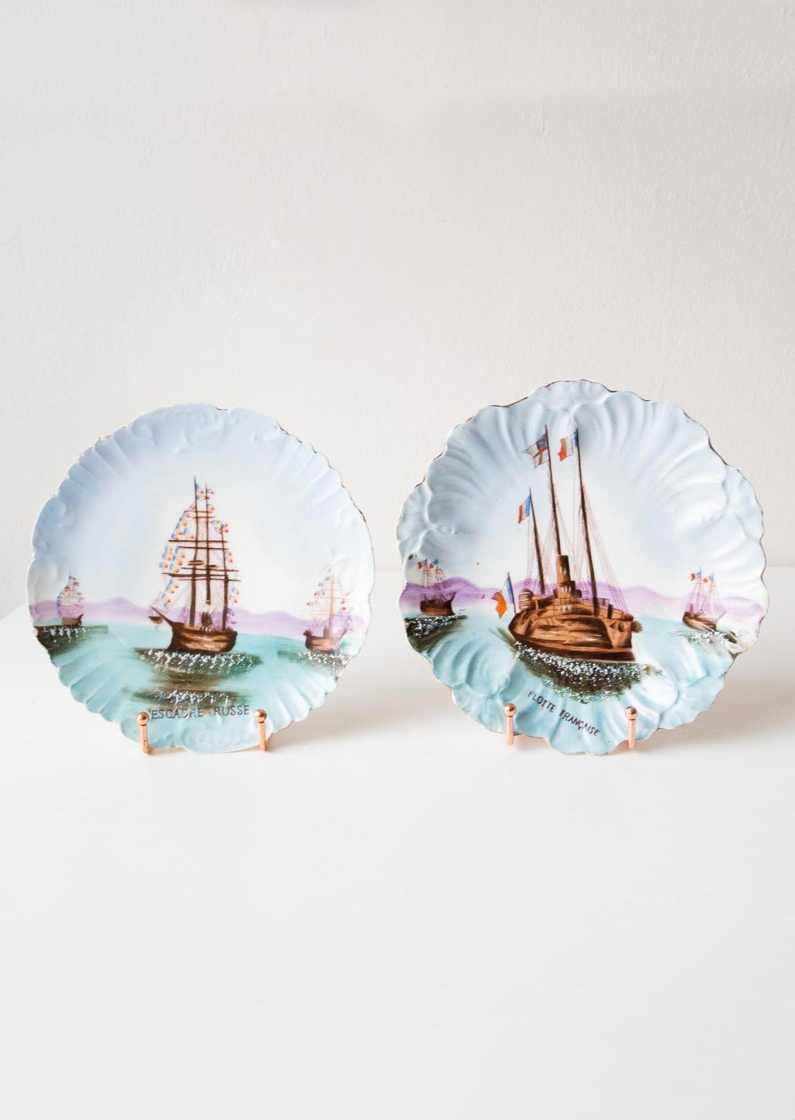 Pareja platos decorativos barcos porcelana Limoges (21 cm
