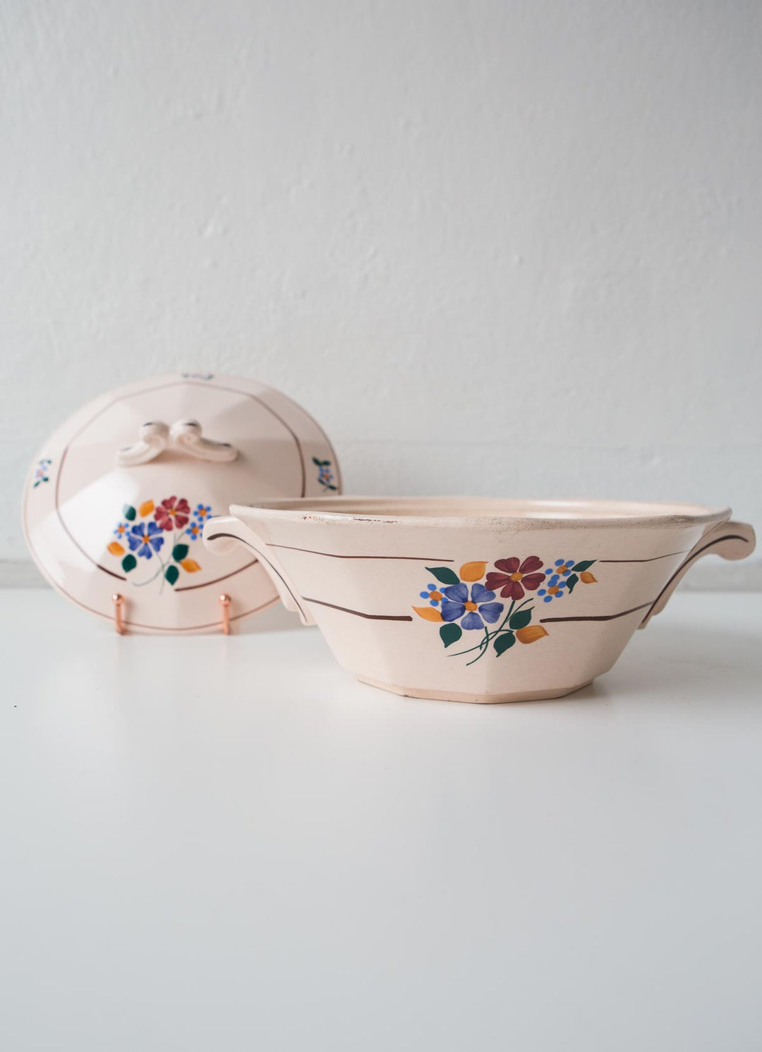 Sopera antigua cerámica rosa Sarreguemines (VENDIDA)