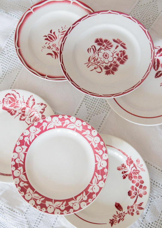 Juego platos loza francesa rojo y blanco (VENDIDOS)