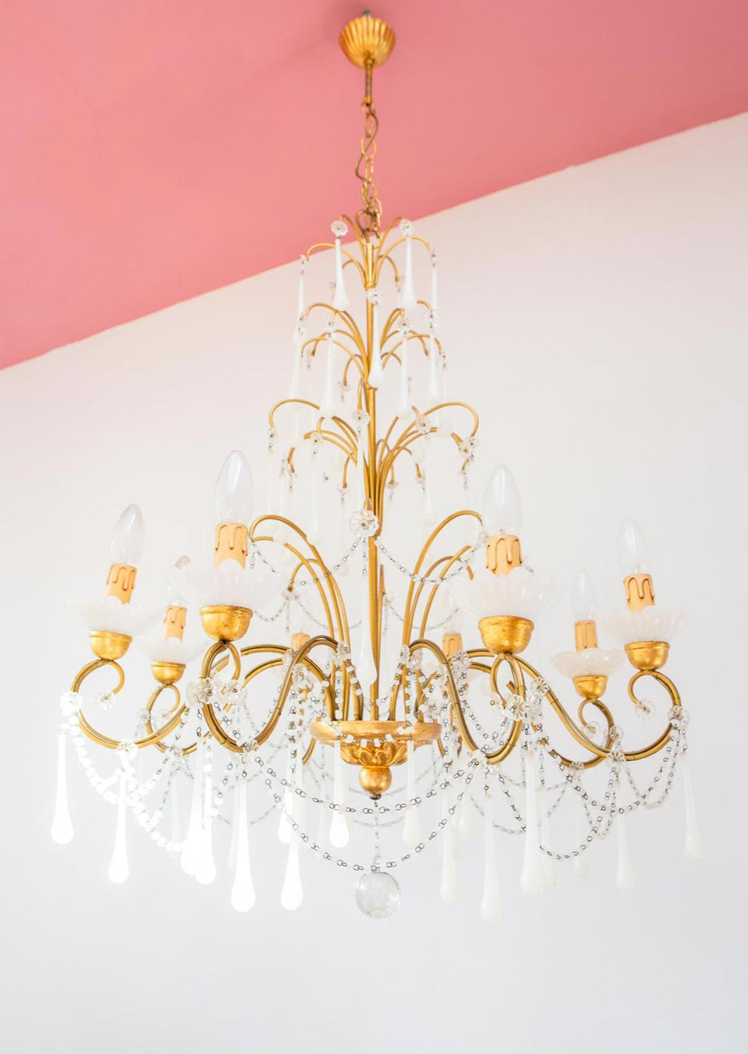 Antigua lampara de araña techo italiana dorada y cristales antique italian chandelier opalina blanca white opaline