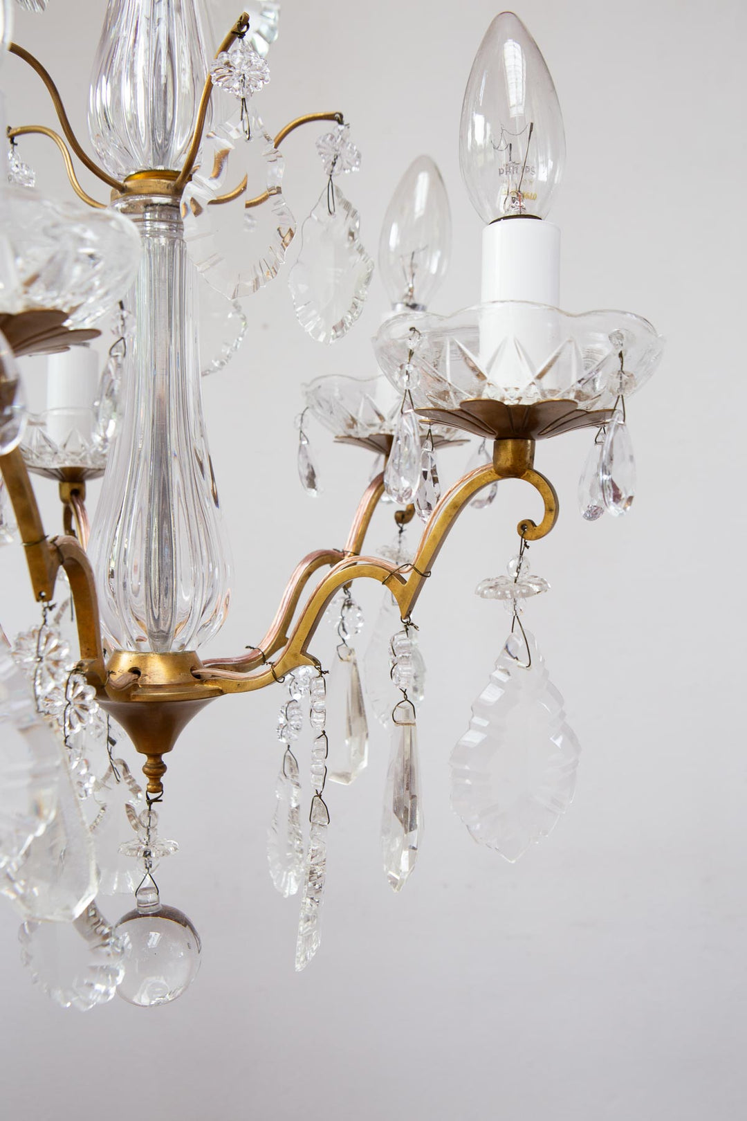 Chandelier francés bronce con cristales c. 1950/60s (38 cm)