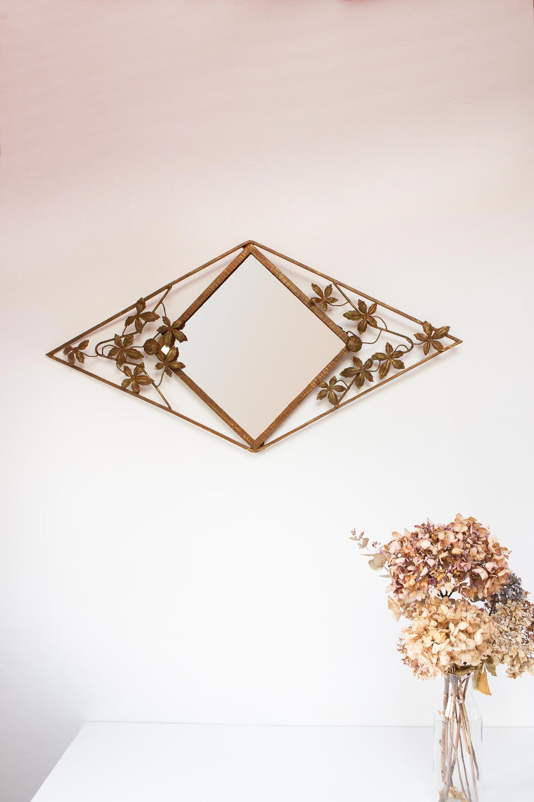 Antiguo espejo art decó francés romboidal hierro