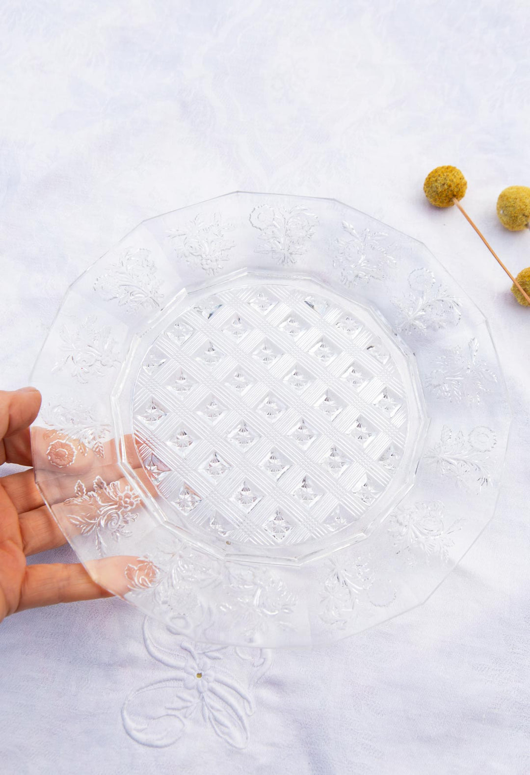 Plato con pie cristal prensado BACCARAT Ronces | Eglantier c. 1900