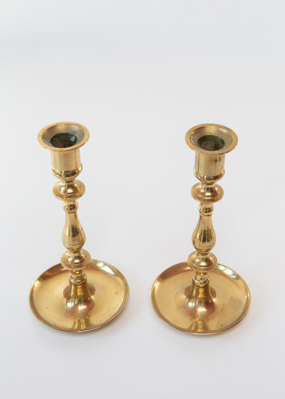 pareja antiguos candeleros suecos laton dorado pair of antique swedish candlesticks