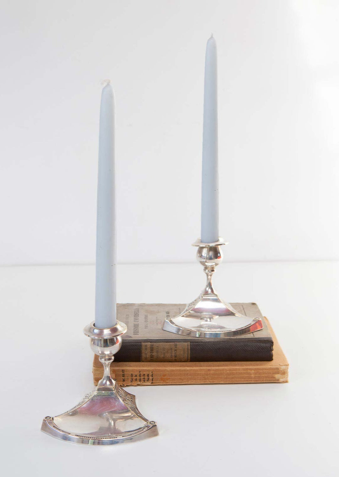 Pareja antiguos candeleros suecos art nouveau c. 1900 Swedish candlesticks