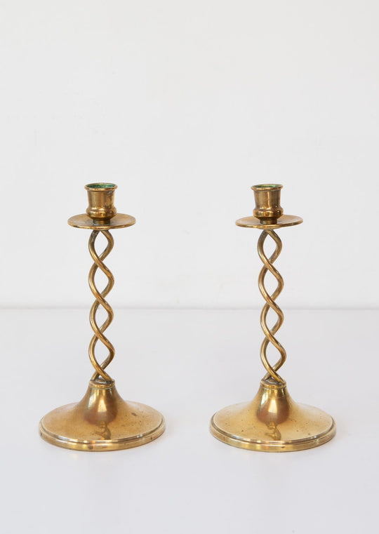 Pareja candeleros suecos latón dorado con espirales antiguos candelabros antique swedish candlesticks