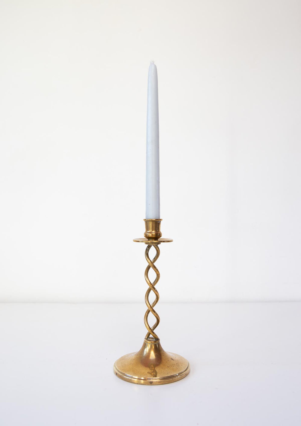 Pareja antiguos candeleros suecos latón espiral (21 cm)