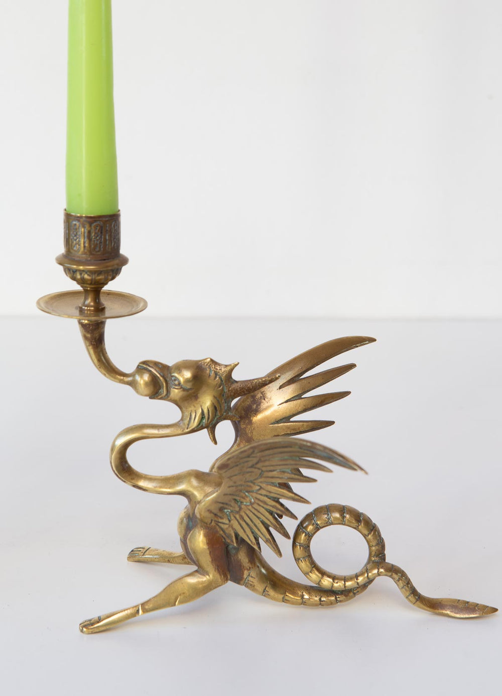 Pareja antiguos candeleros franceses bronce quimeras s. XIX (22 cm)