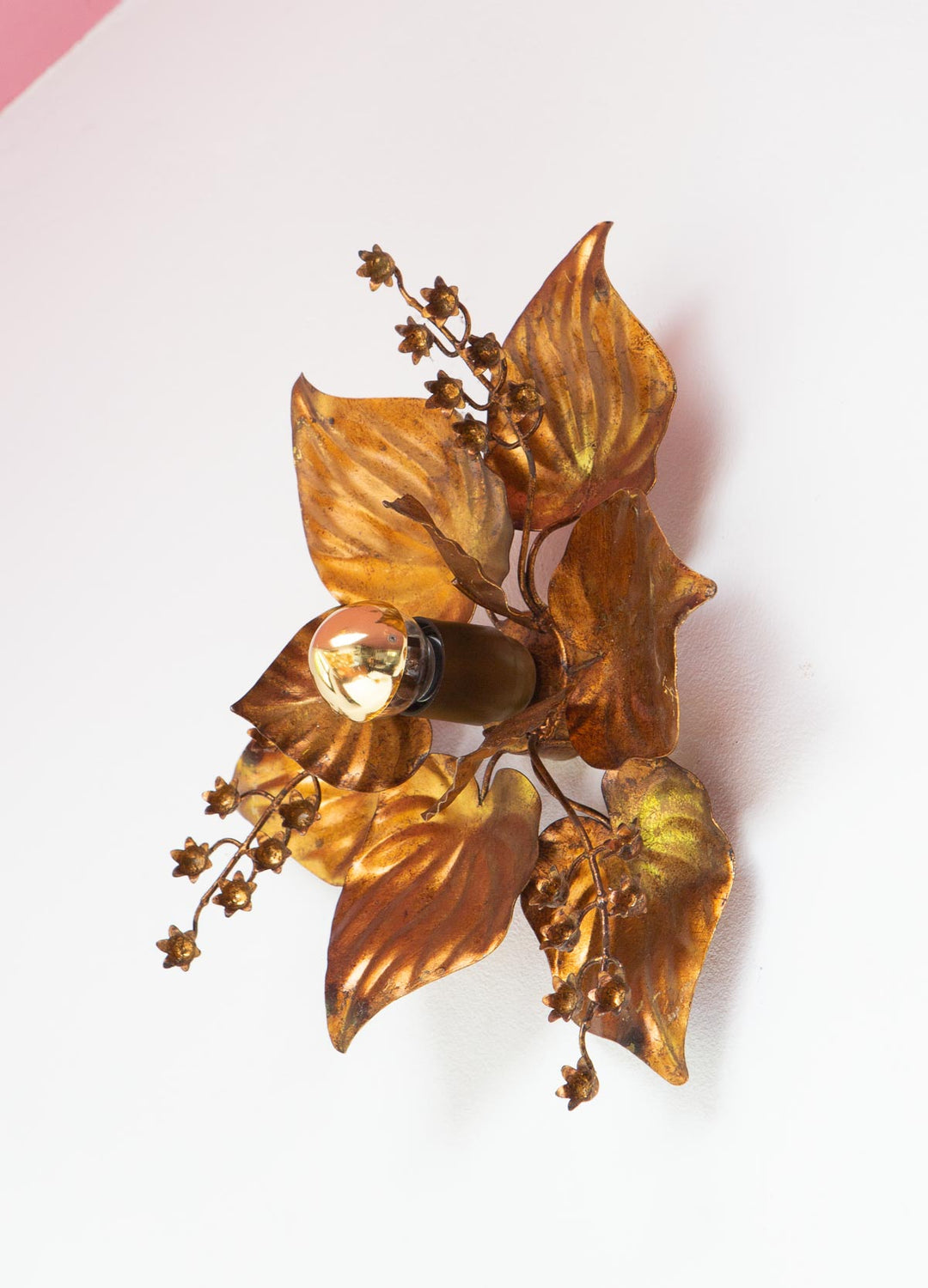pequeno aplique pared metal dorado hojas y flores vintage wall light 