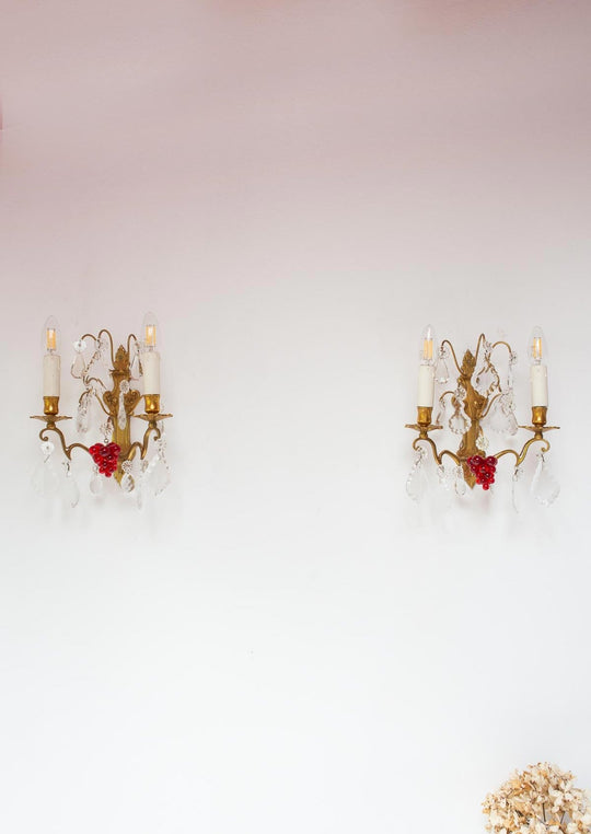pareja apliques bronce dorado con racimo uvas cristal rojo