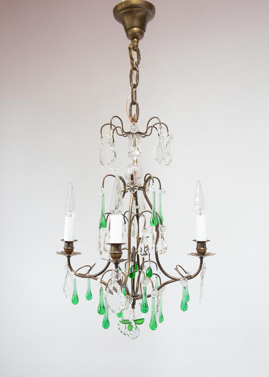 Chandelier francés latón pátina oscura cristales verdes c. 1920s (40 cm)