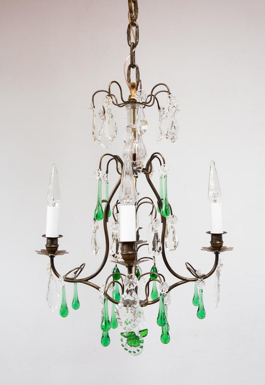 Chandelier francés latón pátina oscura cristales verdes c. 1920s (40 cm)