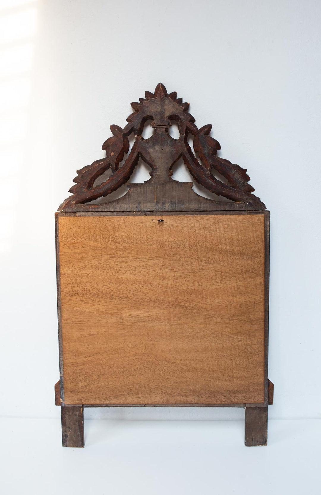Espejo dorado francés con copete estilo Louis XVI (80*48 cm)