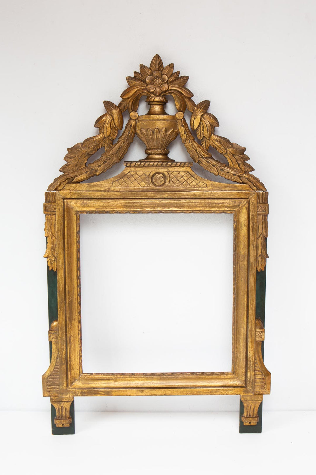 Espejo dorado francés con copete estilo Louis XVI (80*48 cm)