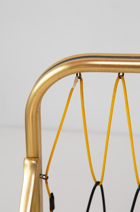 Perchero de pared con estante aluminio dorado años 50