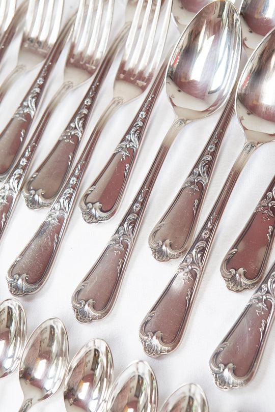 Antigua cubertería francesa ERCUIS para 12 estilo Louis XV, baño plata 100 (37 PIEZAS)