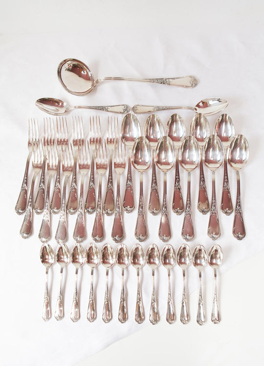 Antigua cubertería francesa ERCUIS para 12 estilo Louis XV, baño plata 100 (37 PIEZAS)