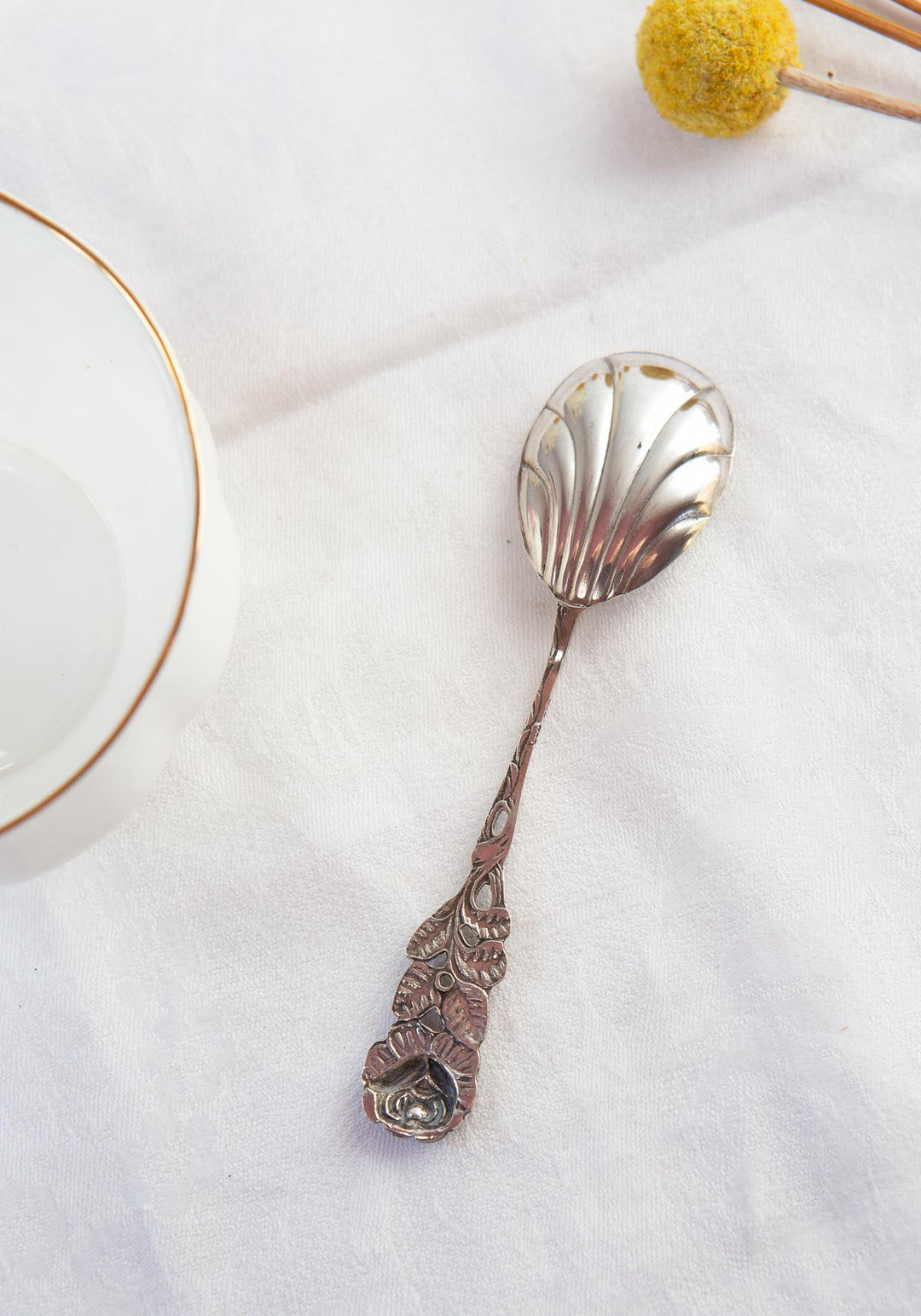 Antigua cucharilla de plata sueca con rosa (11,5 cm)