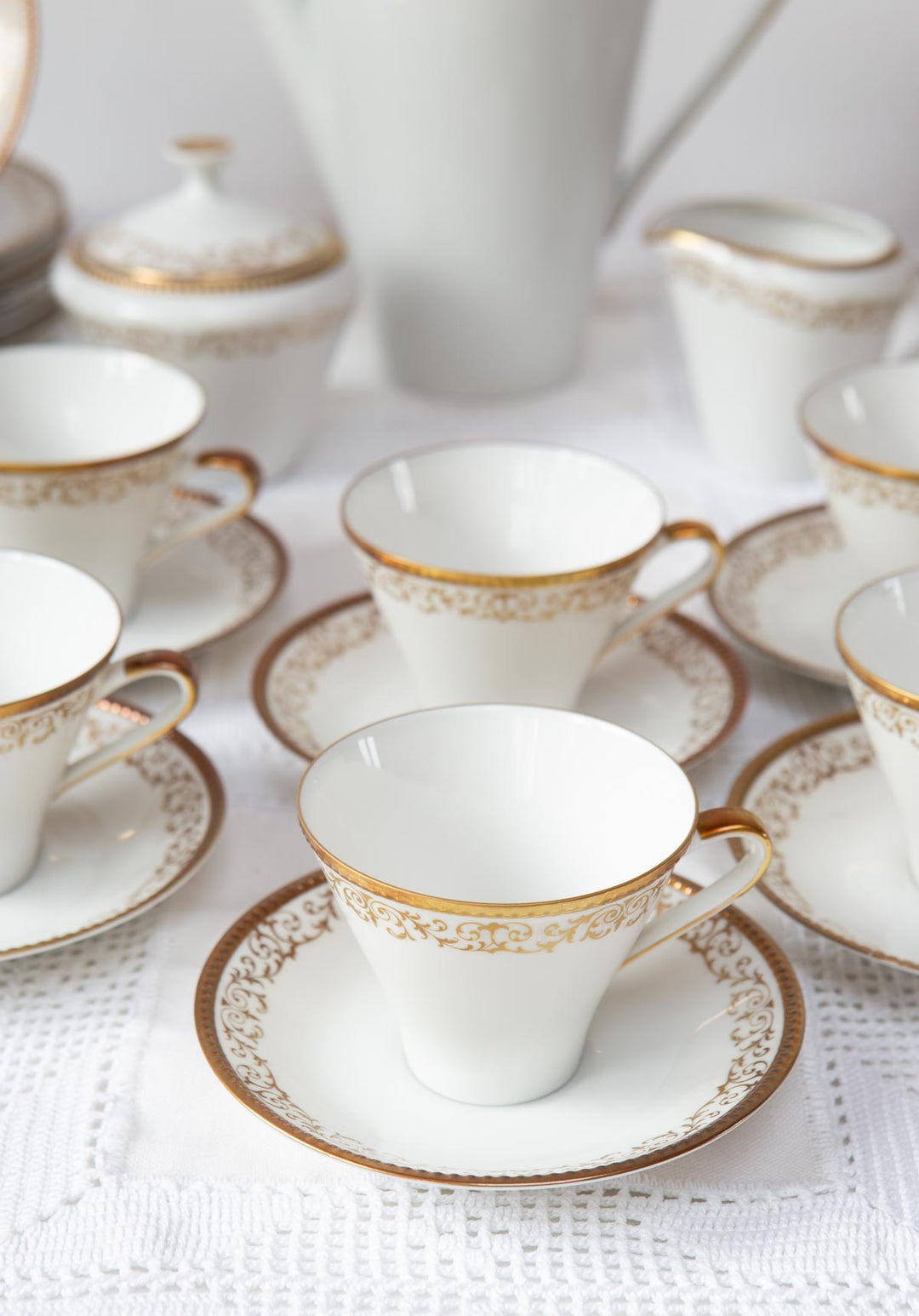 Juego de café porcelana sueca Hackefors para 12 greca y filo dorado (39 PIEZAS)