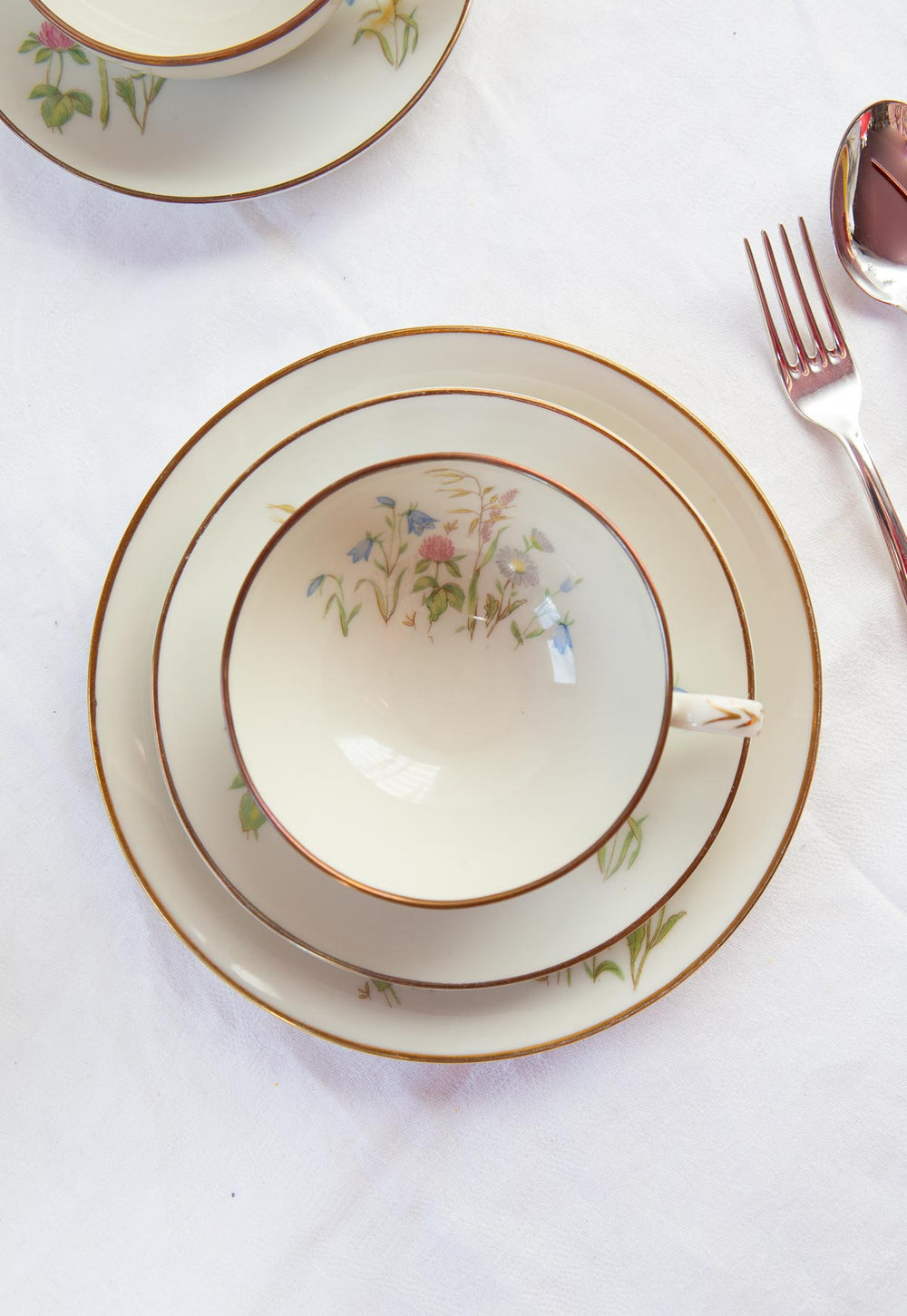 Juego de té o café en porcelana sueca Hackefors para 10 con florecillas (37 PIEZAS)