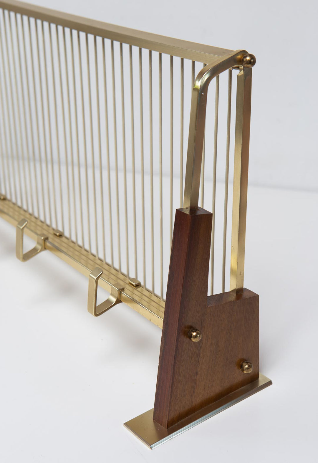 Perchero de pared con estante teca y metal años 50/60 (60,5 cm)