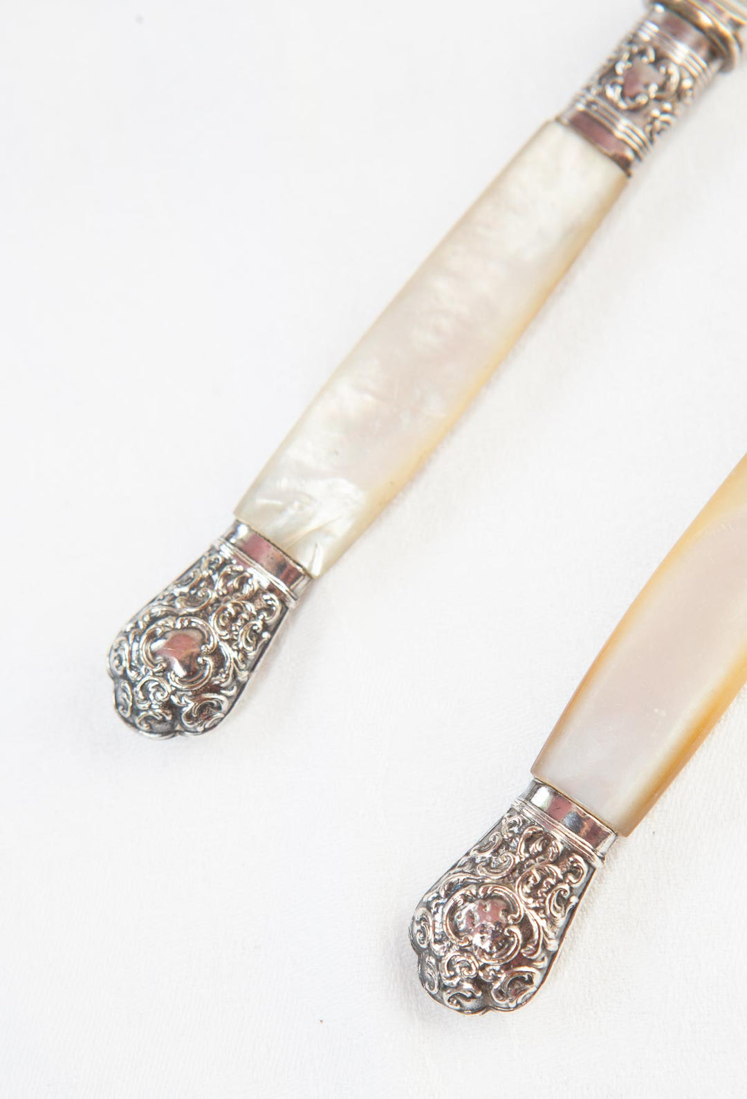 Antiguos cubiertos postre victorianos H.W. Ltd mangos nácar 1900 (2 PIEZAS)