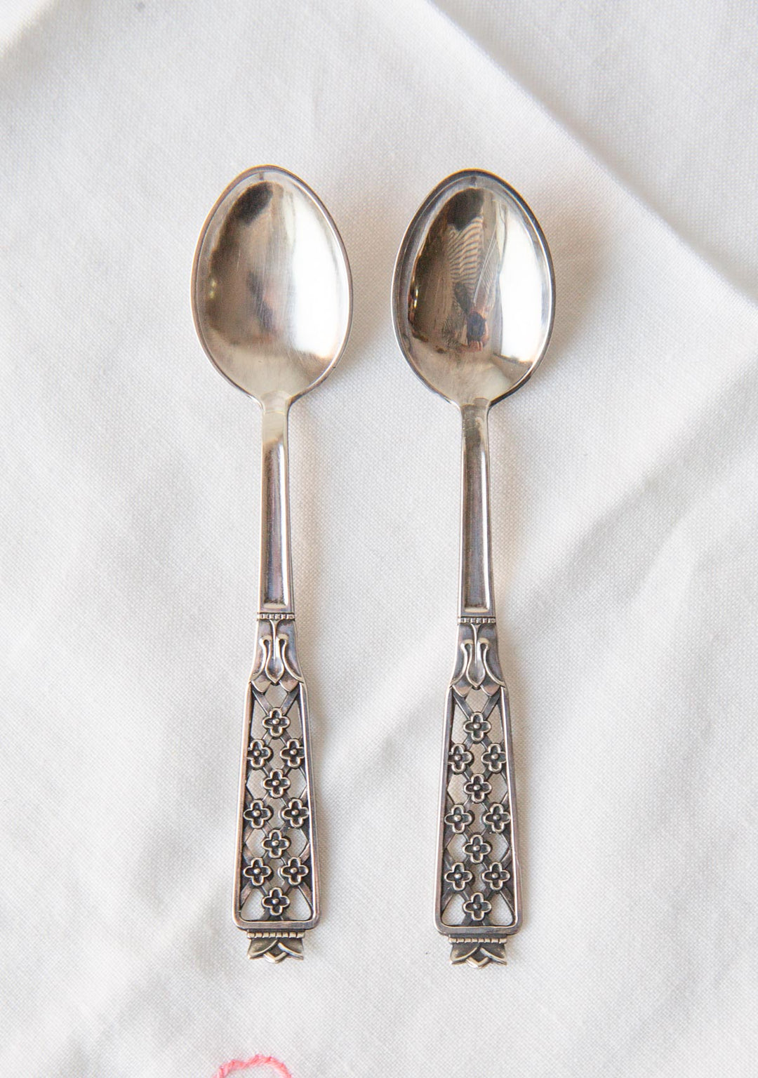 2 cucharillas de café en plata maciza flores Suecia 1963